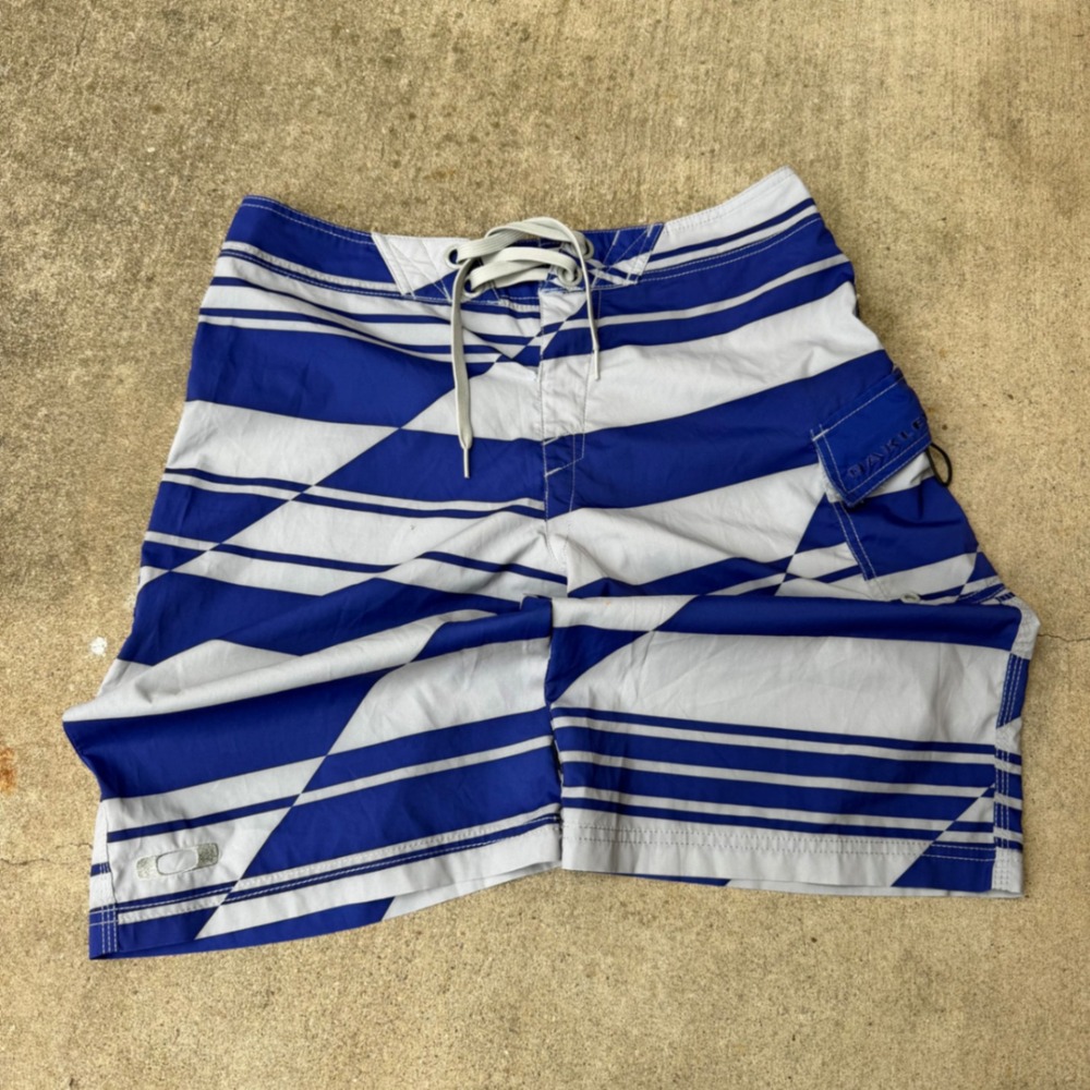 Oakley Mens Board Shorts Blue White Striped Geometric Swim Trunks Size 32